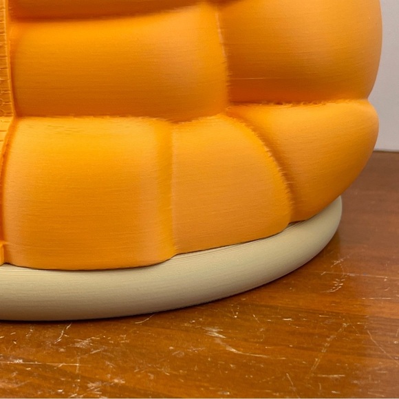 Quirky 3D Printed Puffy Jacket Planter Pot, Inflated Jacket Flower Pot - Picture 5 of 11